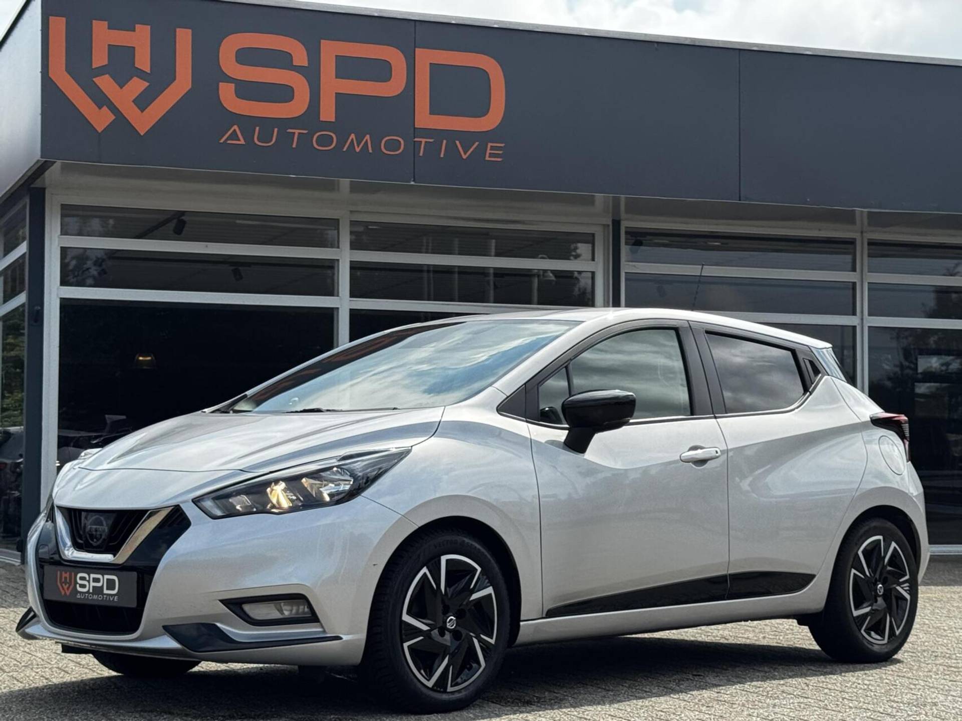 Nissan Micra - Afbeelding 1