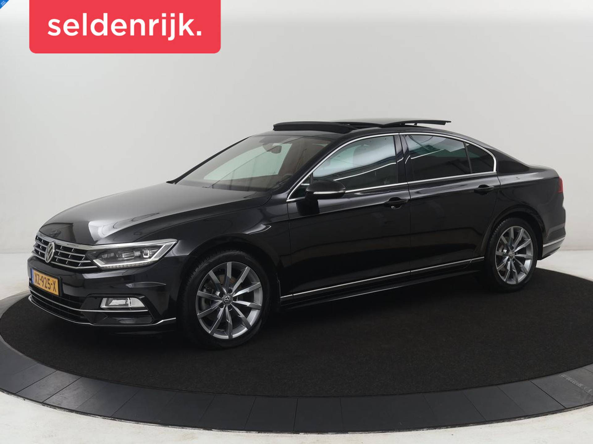 Volkswagen Passat - Afbeelding 1