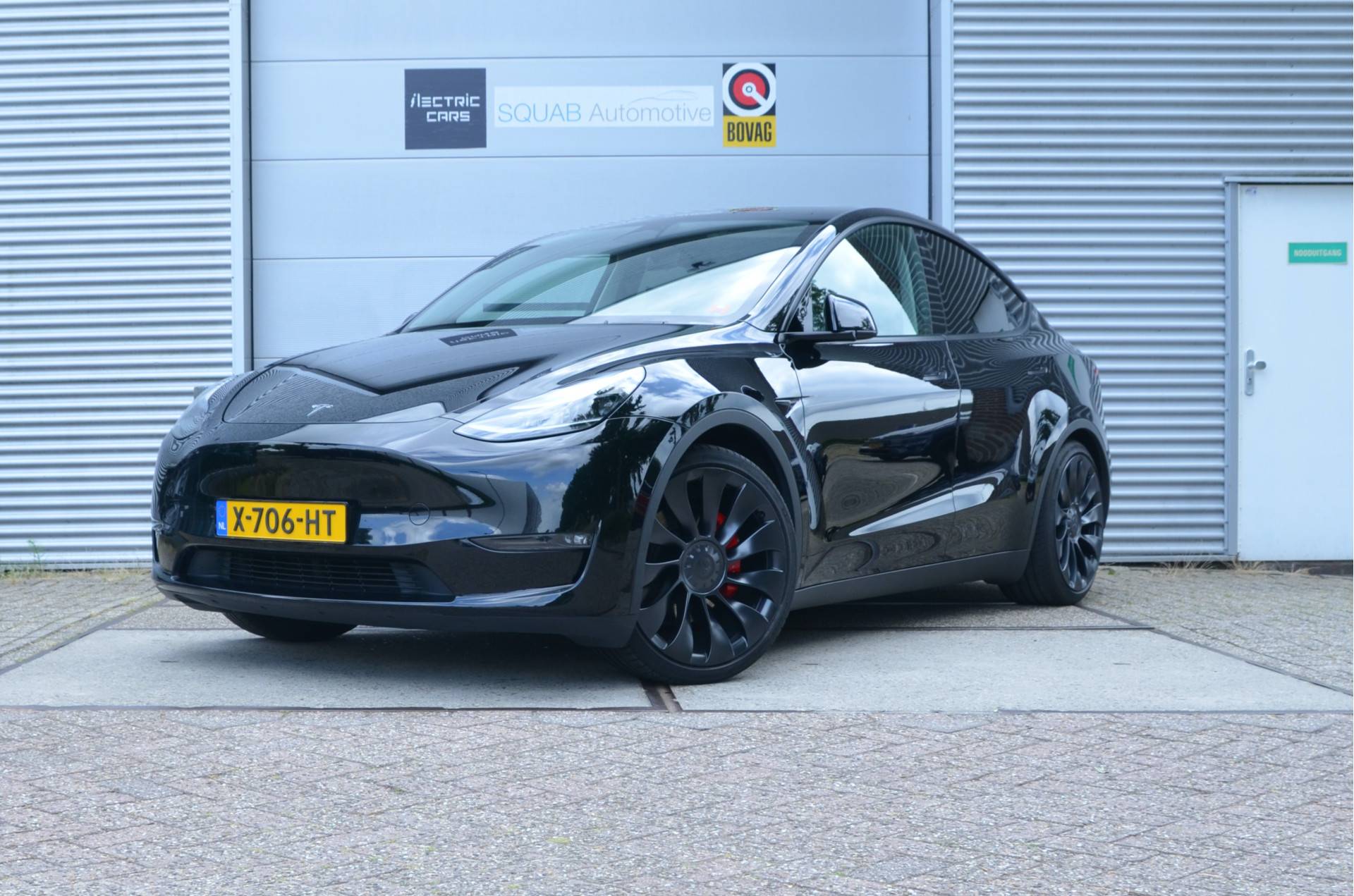 Tesla Model Y - Afbeelding 1