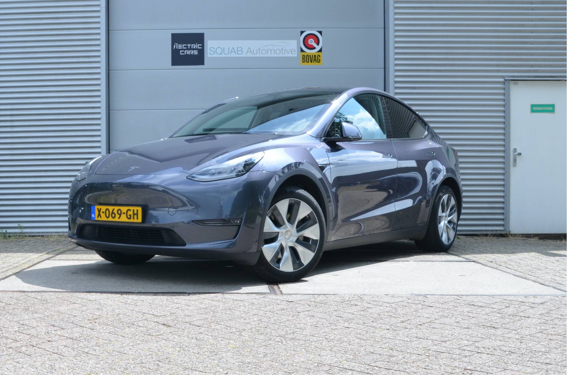 Tesla Model Y - Afbeelding 1