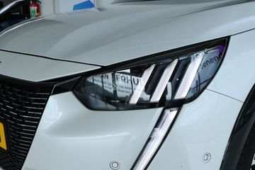 Voertuigafbeelding 6