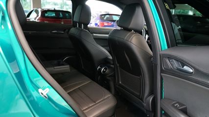 Voertuigafbeelding 31