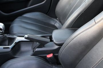 Voertuigafbeelding 9