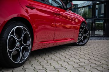 Voertuigafbeelding 6