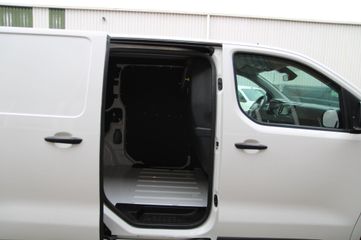 Voertuigafbeelding 6