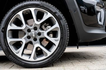 Voertuigafbeelding 9