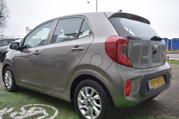 Voertuigafbeelding 4