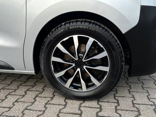 Voertuigafbeelding 17