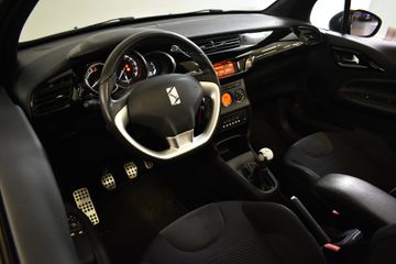 Voertuigafbeelding 16