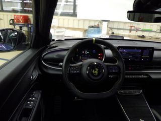 Voertuigafbeelding 4