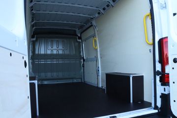 Voertuigafbeelding 12