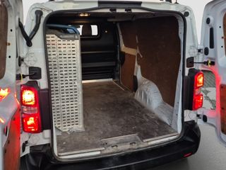 Voertuigafbeelding 6