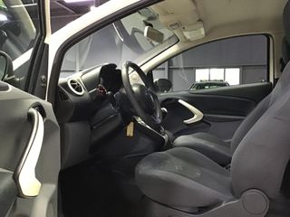 Voertuigafbeelding 9