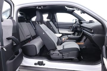 Voertuigafbeelding 4