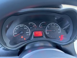 Voertuigafbeelding 8