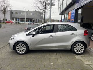 Voertuigafbeelding 4