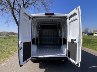 Voertuigafbeelding 12