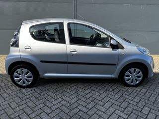 Voertuigafbeelding 8