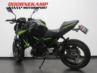 Voertuigafbeelding 4