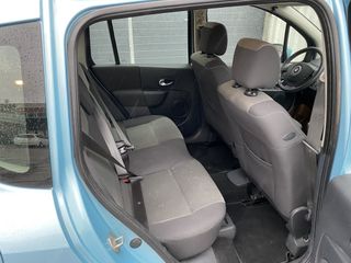 Voertuigafbeelding 12