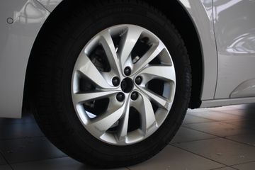 Voertuigafbeelding 12