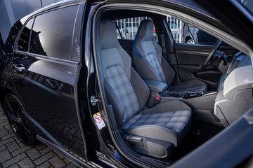 Voertuigafbeelding 74