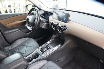 Voertuigafbeelding 9