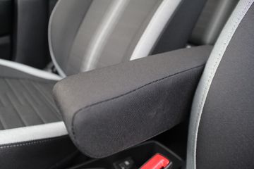 Voertuigafbeelding 4