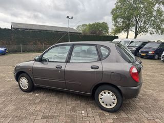 Voertuigafbeelding 8