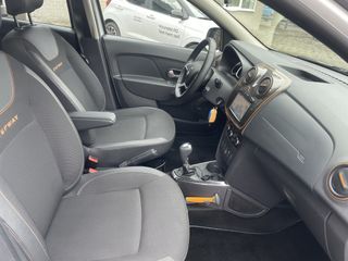 Voertuigafbeelding 8