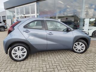 Voertuigafbeelding 4