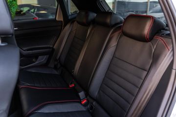 Voertuigafbeelding 11