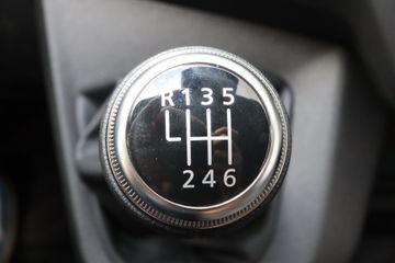 Voertuigafbeelding 13