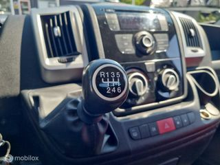 Voertuigafbeelding 12