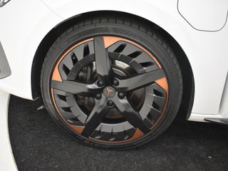 Voertuigafbeelding 6