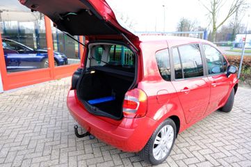 Voertuigafbeelding 9