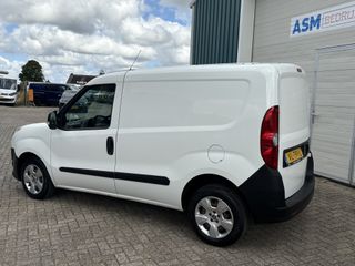 Voertuigafbeelding 8