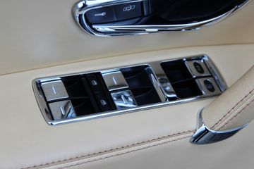 Voertuigafbeelding 36