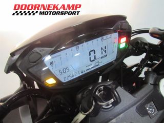 Voertuigafbeelding 6