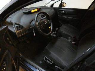 Voertuigafbeelding 2