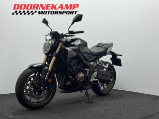 Voertuigafbeelding 6