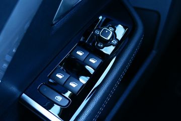 Voertuigafbeelding 18