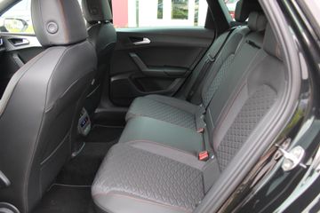 Voertuigafbeelding 12