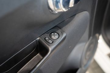 Voertuigafbeelding 13