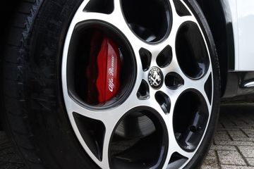 Voertuigafbeelding 4