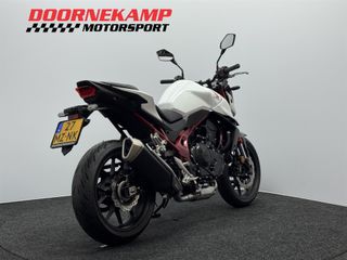 Voertuigafbeelding 14