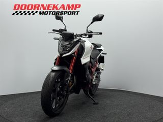 Voertuigafbeelding 5