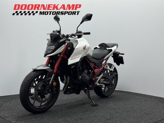 Voertuigafbeelding 6