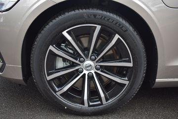 Voertuigafbeelding 8