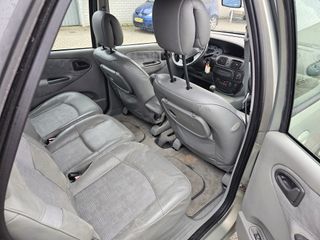 Voertuigafbeelding 11